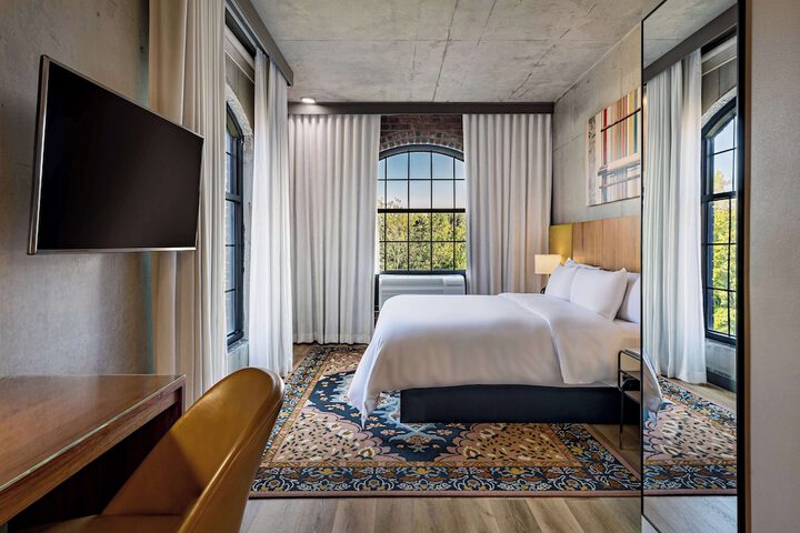 The Loom Hotel Tapestry Collection by Hilton
