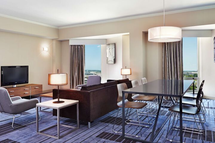 Hilton Newark Airport