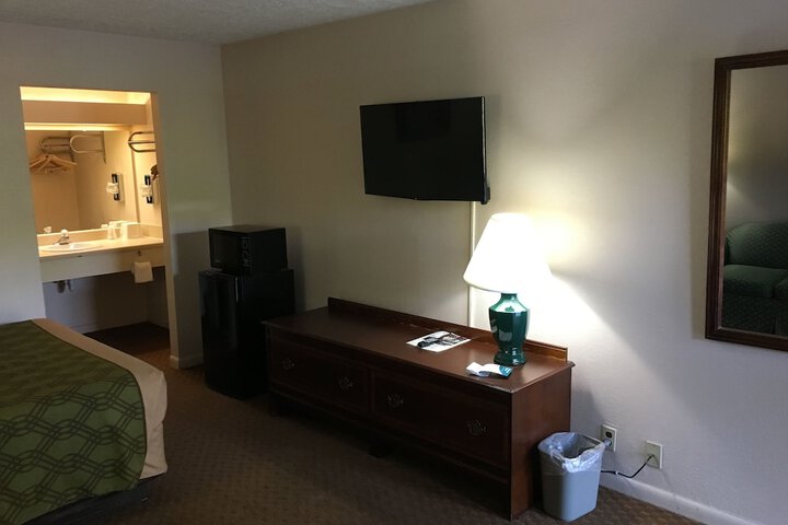 Room 19 of 39