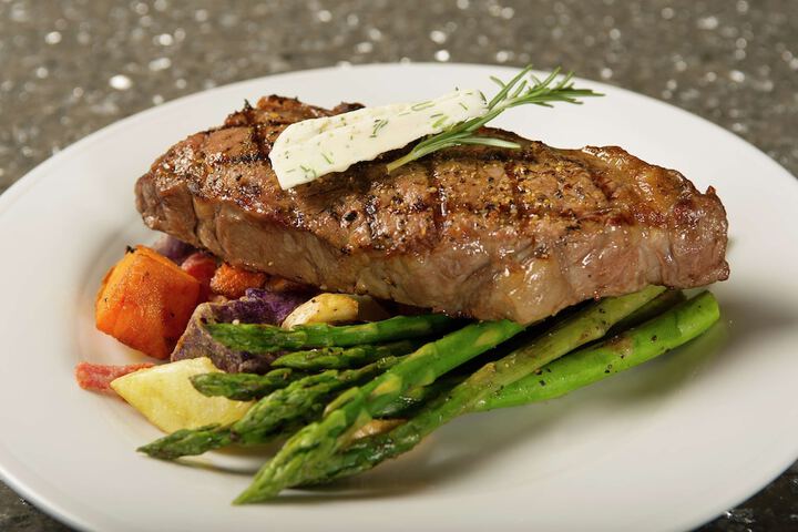 Dining 31 of 38