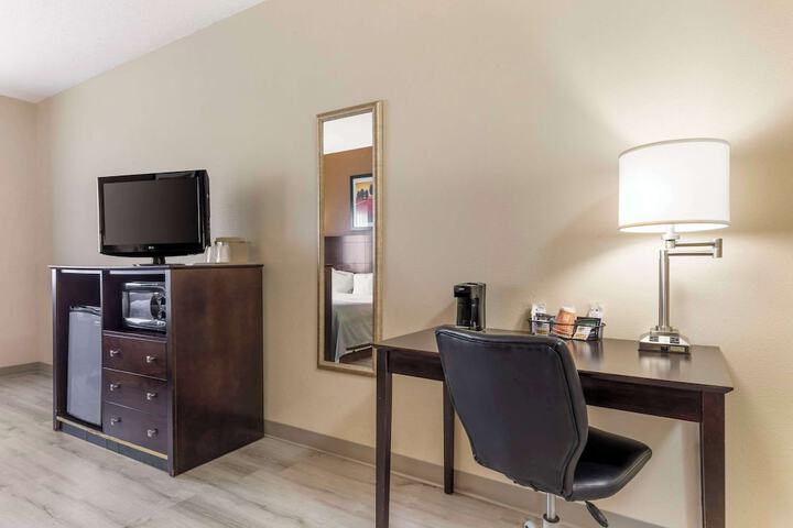 Room 28 of 129