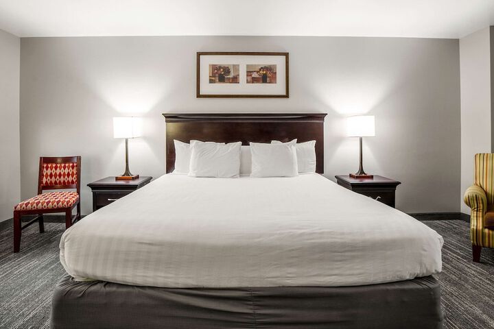 Room 52 of 104