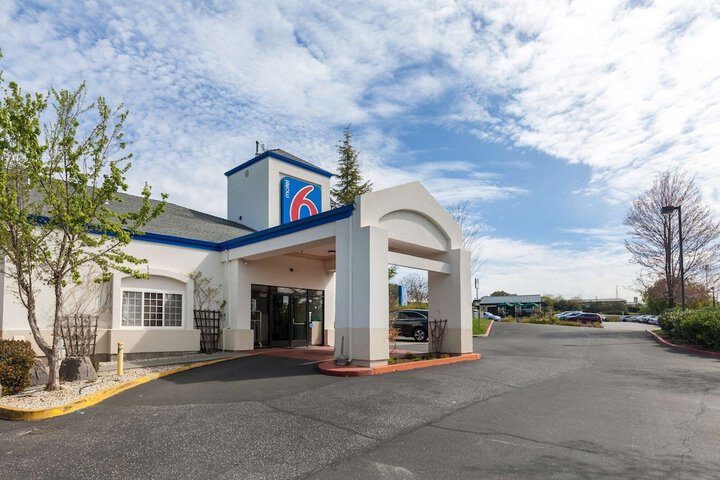 Motel 6 Auburn CA