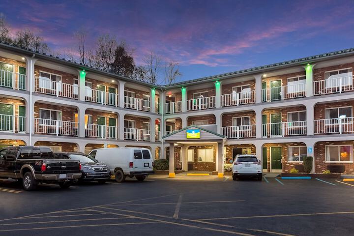 Hotel 2 of 32