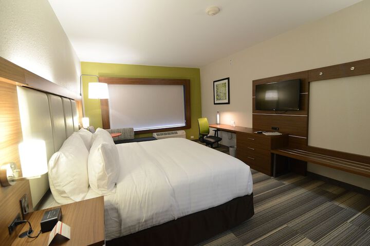 Room 15 of 38