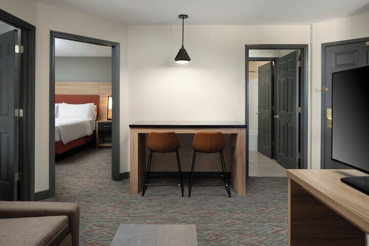 Room 13 of 28