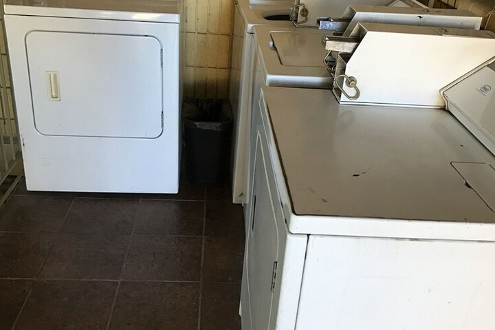 Room 42 of 100