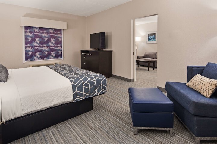 Room 25 of 32