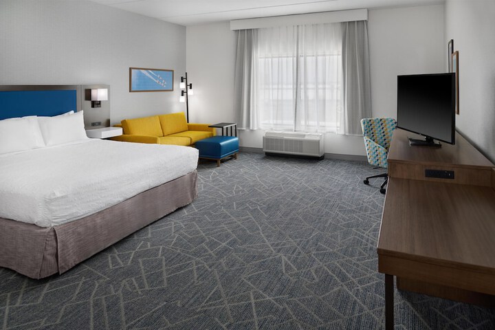 Hampton Inn & Suites Syracuse North Airport Area