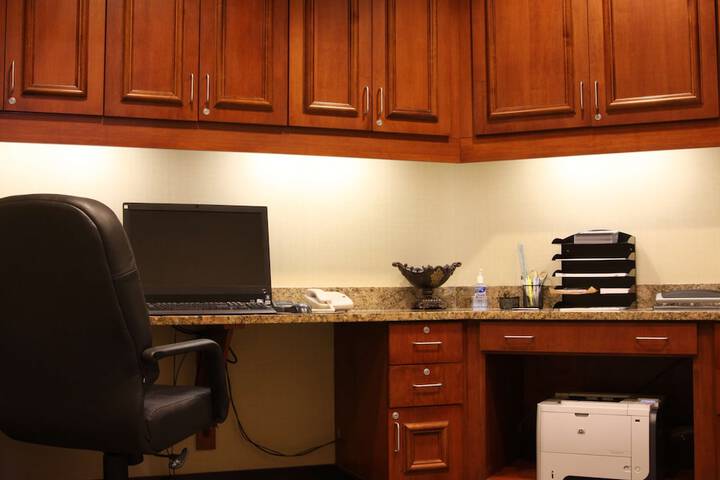 Business Center 39 of 39