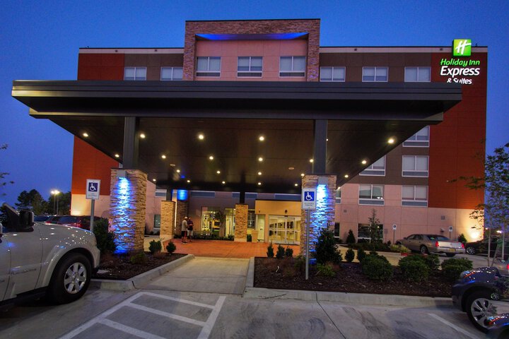 Hotel 4 of 103