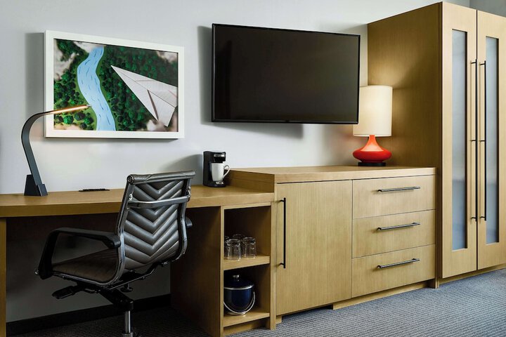 Room 18 of 34