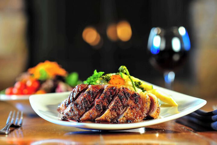 Dining 25 of 39