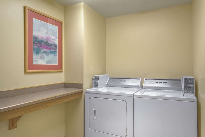 Room 11 of 25