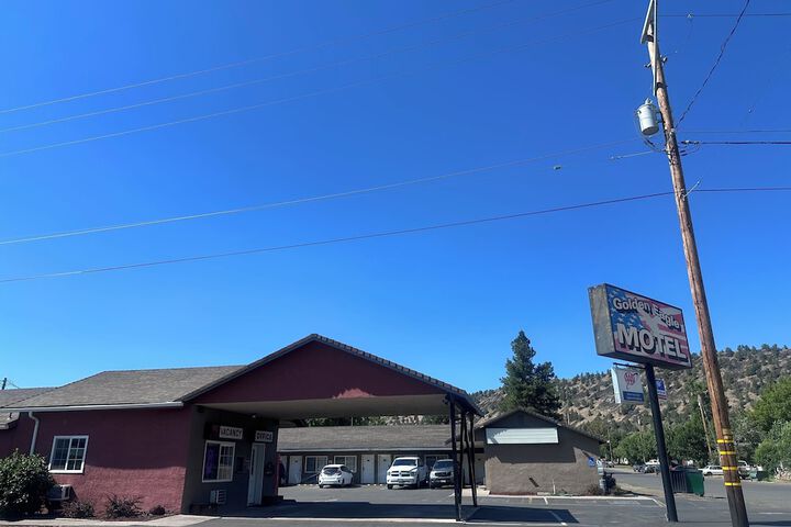 Golden Eagle Motel