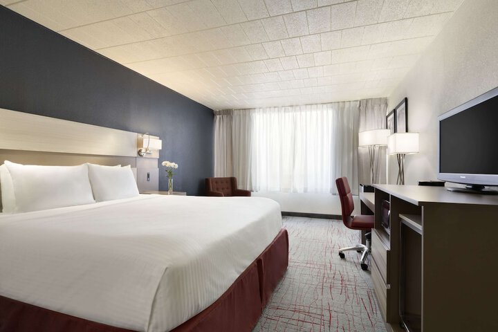 Room 10 of 22