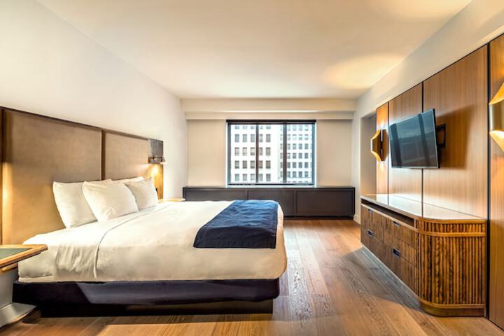 Room 12 of 13