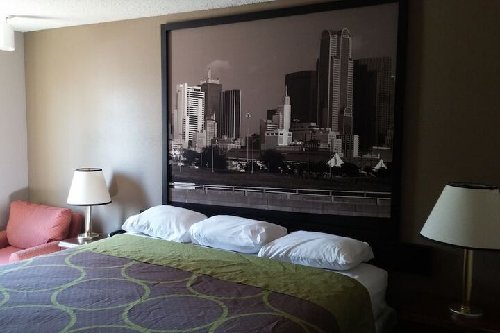 Super 8 by Wyndham Bedford DFW Airport West