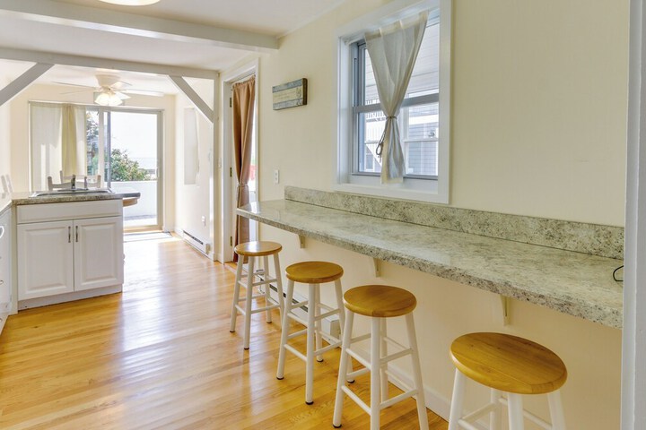 Cozy Westbrook Vacation Rental - Walk to Beach!