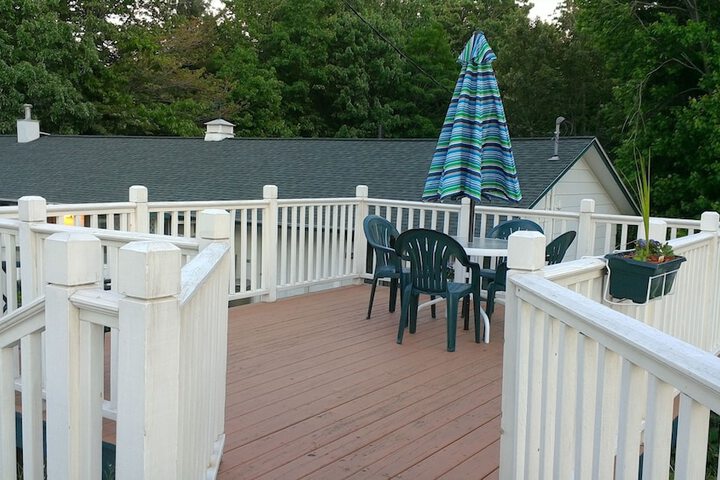 Sundeck 46 of 49