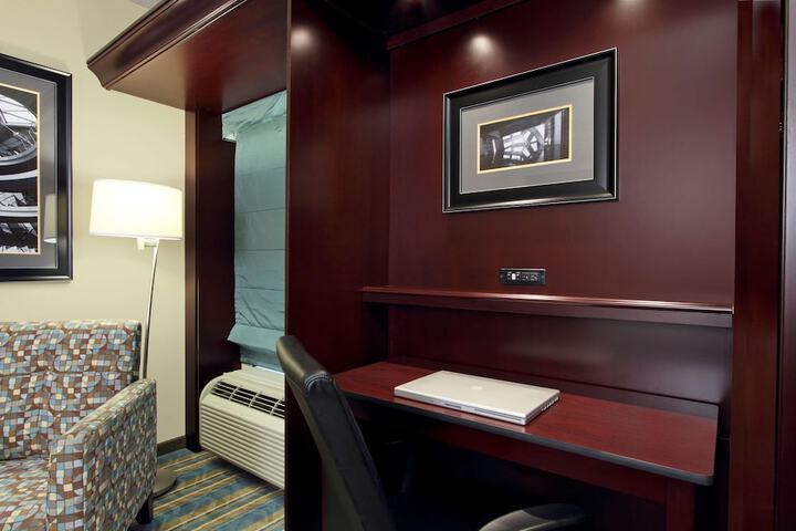 Room 12 of 40