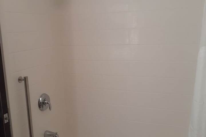 Room 25 of 48