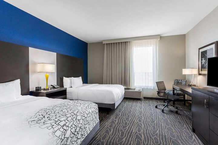 La Quinta Inn & Suites by Wyndham Odessa N. - Sienna Tower