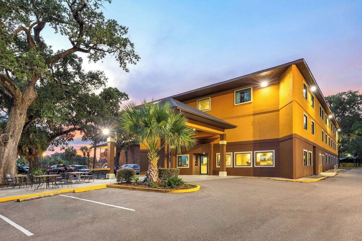 Hotel 4 of 26