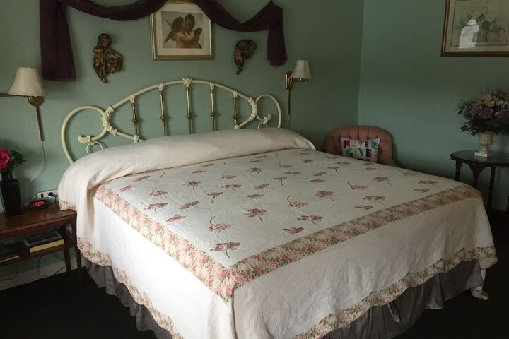 Holiday Lodge