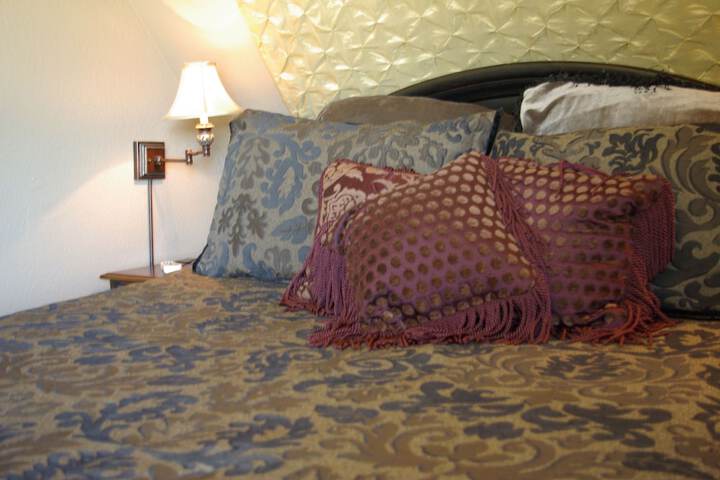 Room 30 of 63