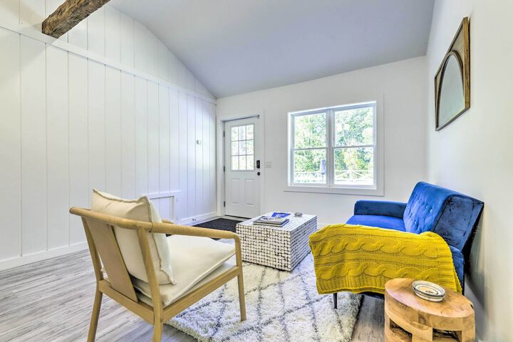 Modern Escape w / Fire Pit Near Lake Waramaug