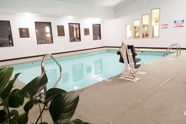 Pool 10 of 43