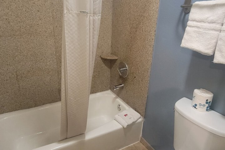 SureStay Hotel by Best Western Chula Vista San Diego Bay