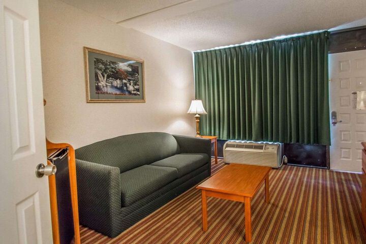 Room 20 of 37