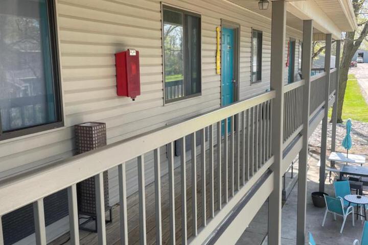Lake Point Motel