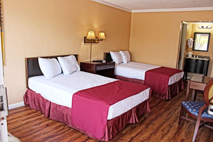 Room 13 of 19