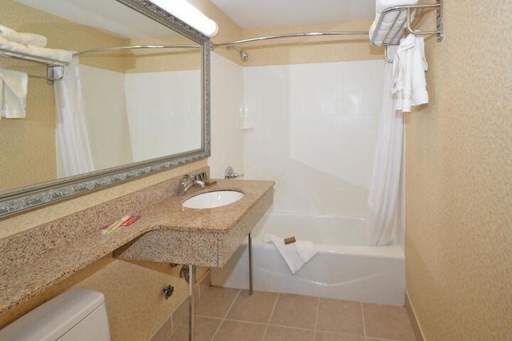 Room 8 of 31