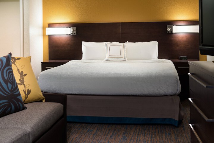 Room 15 of 28