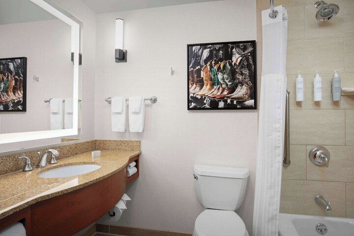Room 2 of 18