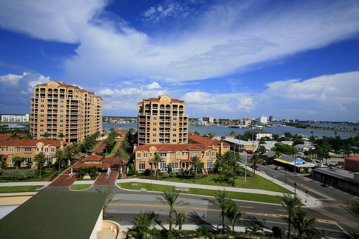 Sandpearl Resort