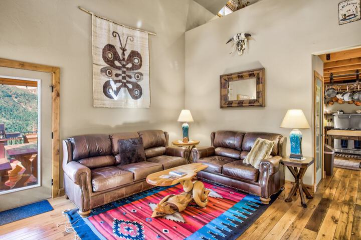 Mountain Getaway Cabinhot Tub & Pool Table4bd