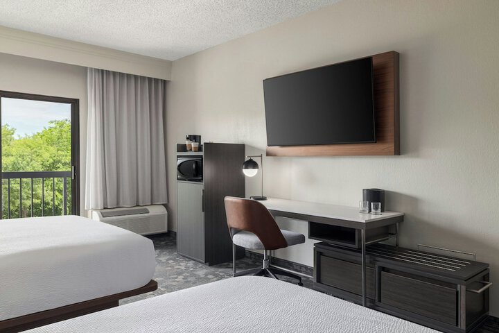 Courtyard by Marriott Dallas-Fort Worth / Bedford