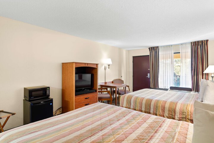 Room 12 of 20