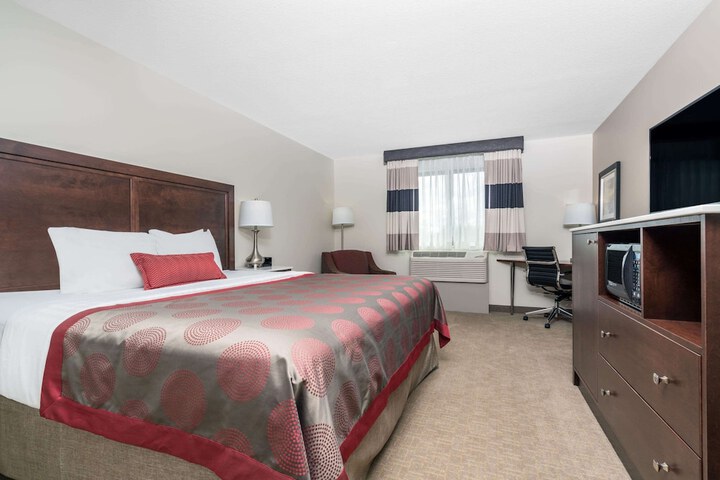 Room 12 of 32