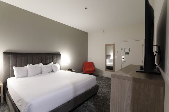 Room 27 of 87