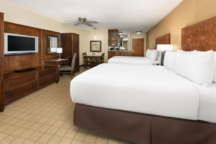 Room 34 of 102