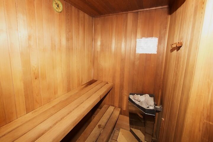 Room 12 of 84