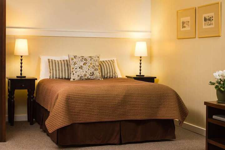 Room 8 of 23