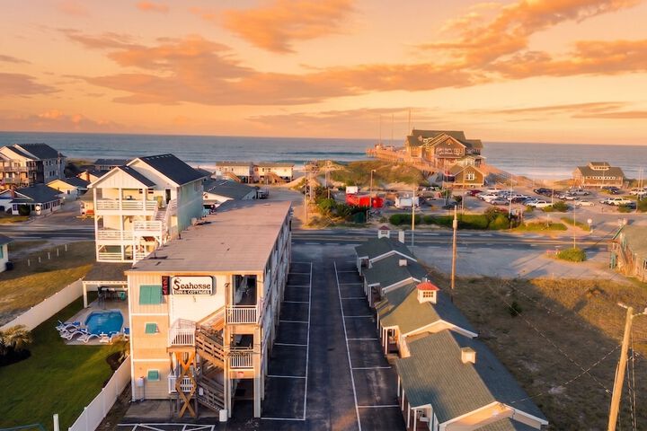 Seahorse Inn and Cottages