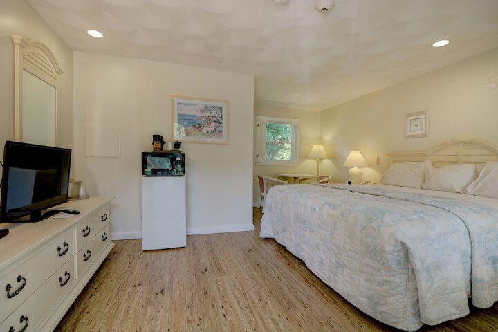 Room 52 of 62